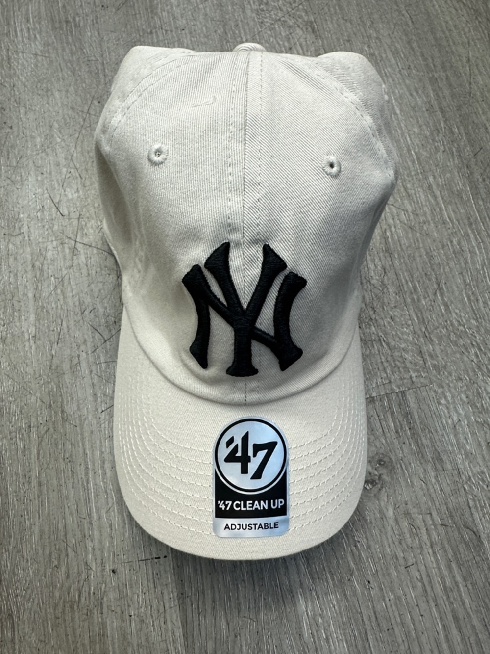 '47 brand MLB NewYork Yankees Cap in  Logo Clean Up Natural Adjustable - Picture 3 of 10